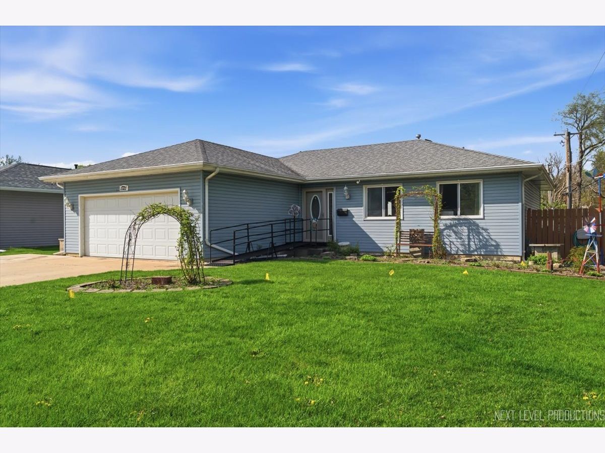  For Sale Aurora Illinois, 1721 Galena Boulevard