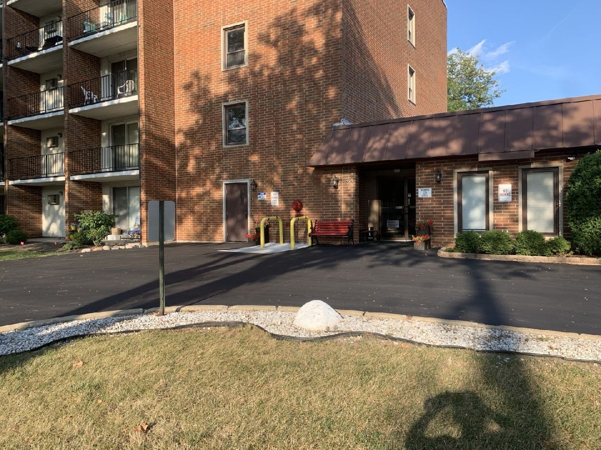 Townhomes & Condos For Sale Willows Of Elmhurst Elmhurst Illinois, 255 West Avenue