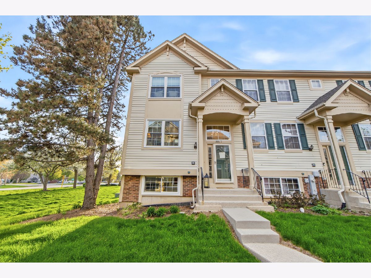  For Sale Grayslake Illinois, 18615 Sterling Court