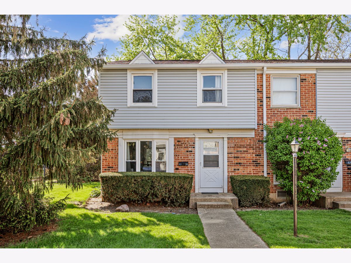  For Sale Streamwood Illinois, 4096 Quincy Court