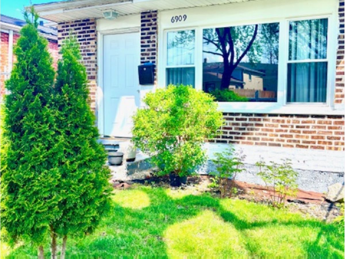  For Sale Chicago Illinois, 6909 Ada Street