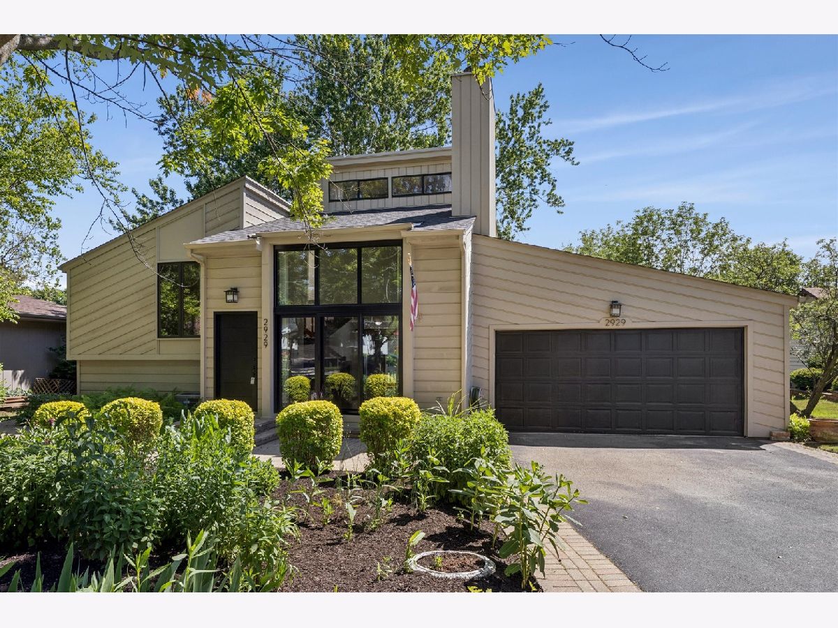  For Sale Woodridge Illinois, 2929 Northcreek Drive