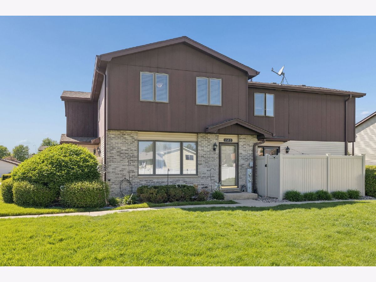  For Sale New Lenox Illinois, 740 Brockwood Road