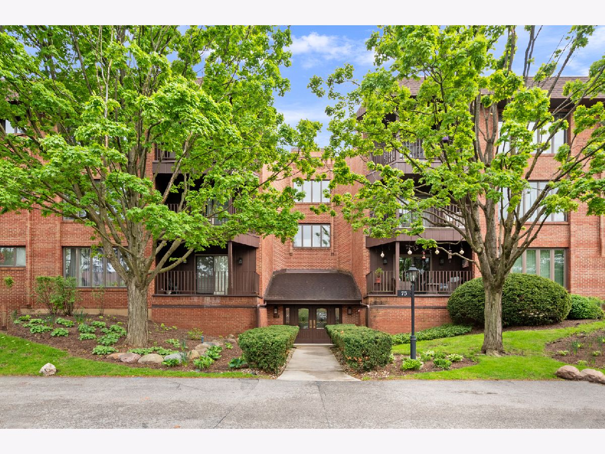  For Sale Park Ridge Illinois, 75 Boardwalk Place