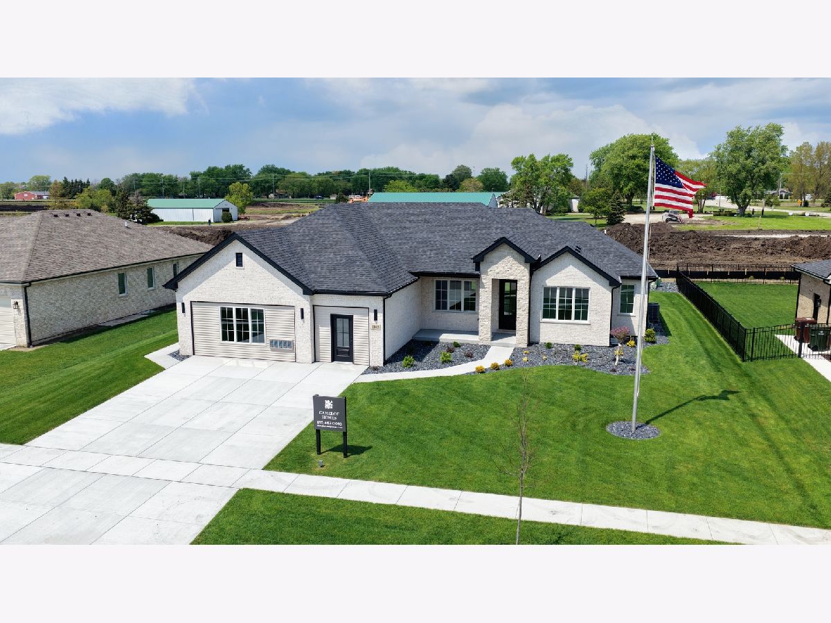  For Sale New Lenox Illinois, 1083 Kinley Drive