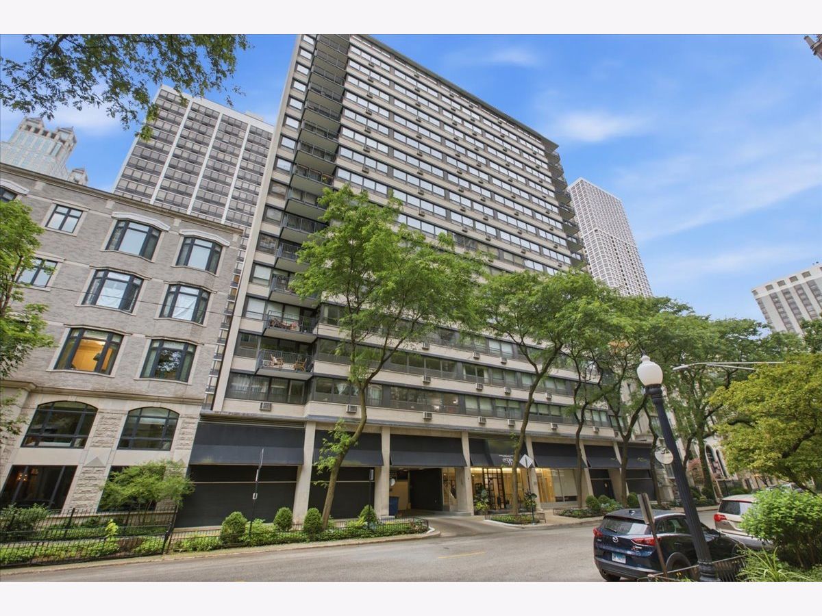  Sold Chicago Illinois, 33 Cedar