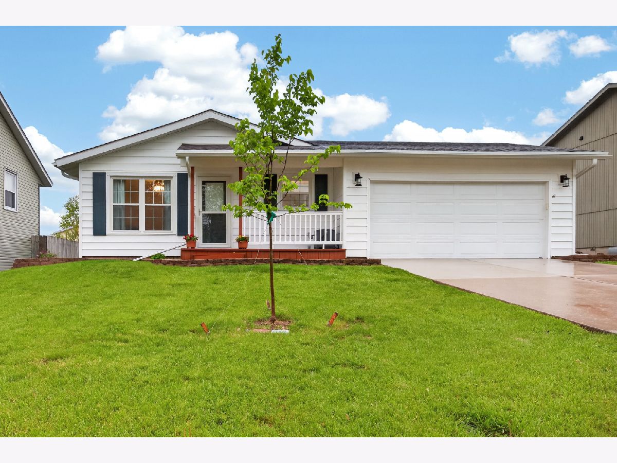  For Sale Bloomington Illinois, 8 Ivey Court