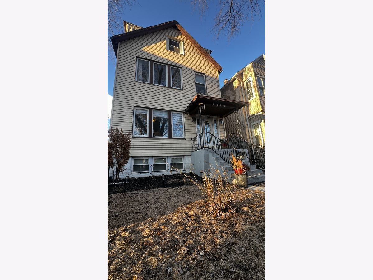  For Rent Chicago Illinois, 2424 Charleston
