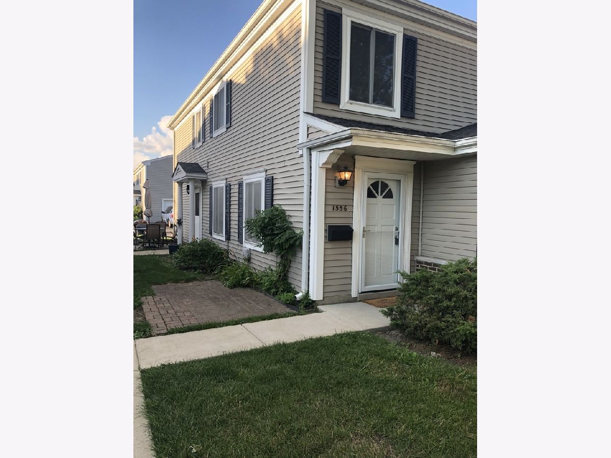  For Sale Prospect Heights Illinois, 1556 Quaker Lane