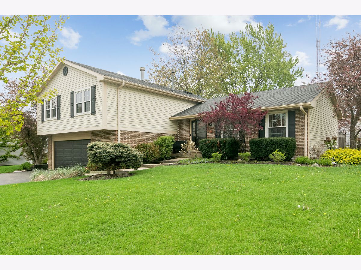Homes For Sale Countryside West Lake Zurich Illinois, 715 Fieldstone Circle