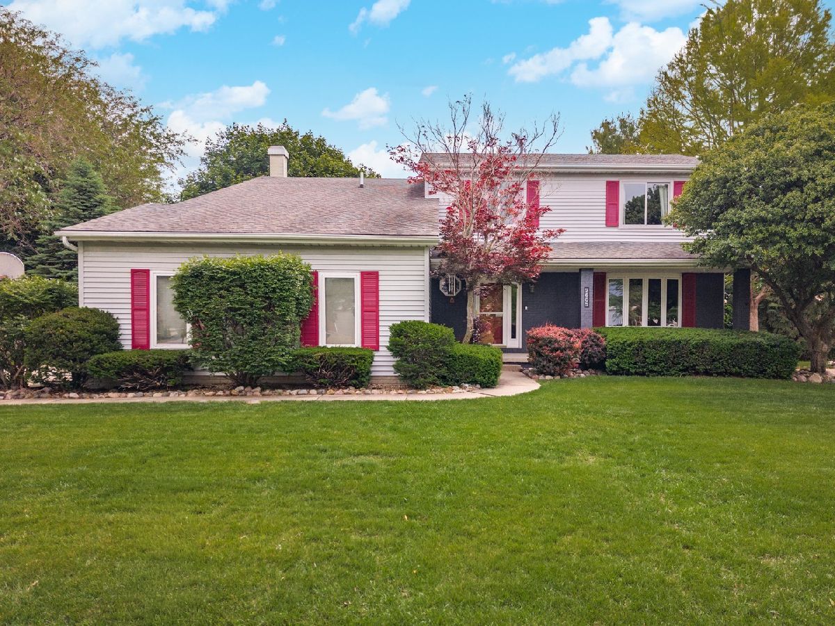 Homes & Condos & Townhomes For Sale Eagle Ridge Bloomington Illinois, 2605 Keystone Road