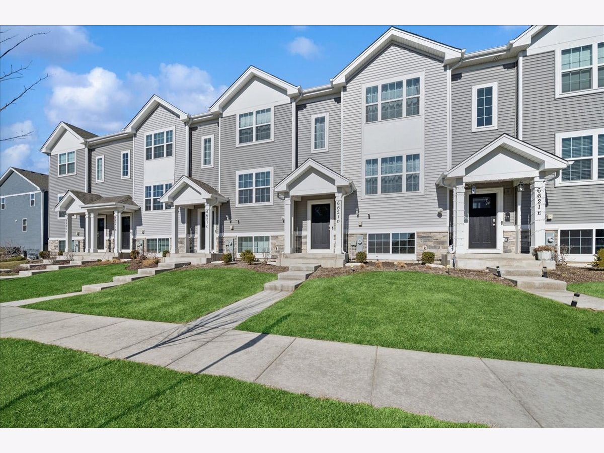  For Sale Wonder Lake Illinois, 6621 Sassafras Way