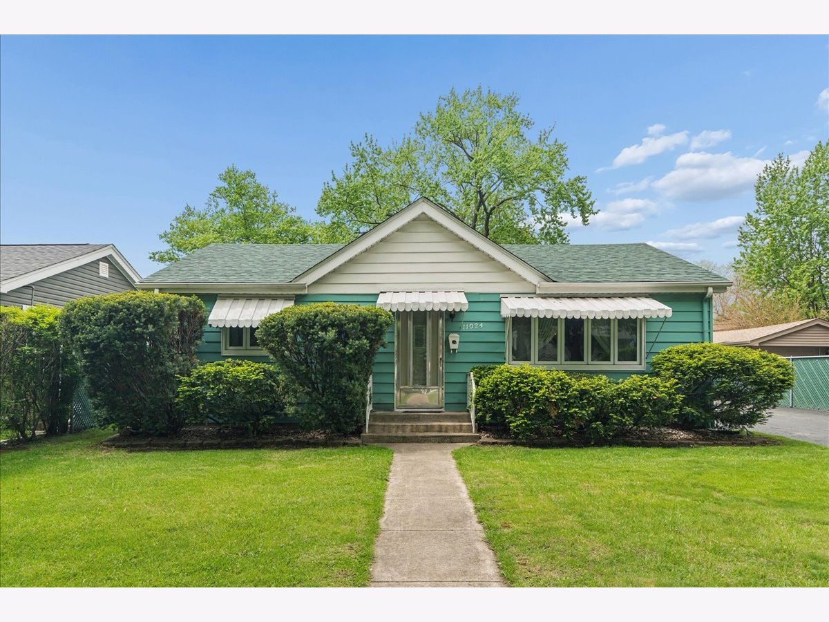  For Sale Chicago Ridge Illinois, 11024 Oxford Avenue