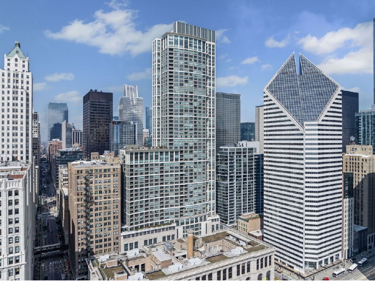  For Sale Chicago Illinois, 130 Garland Court