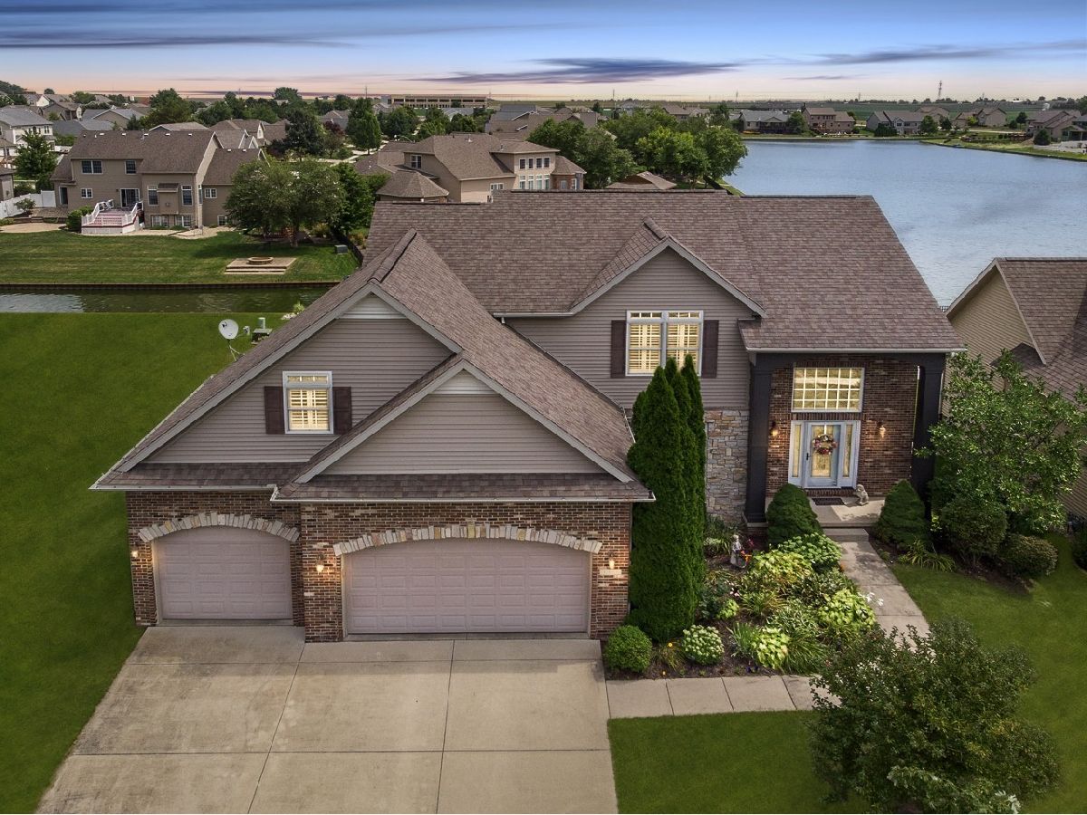  For Sale Bloomington Illinois, 1303 Janet Drive