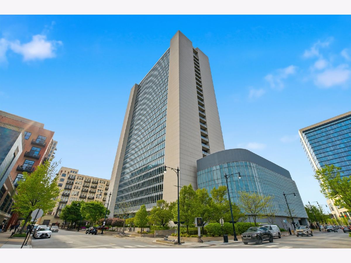  For Sale Chicago Illinois, 500 Superior Street
