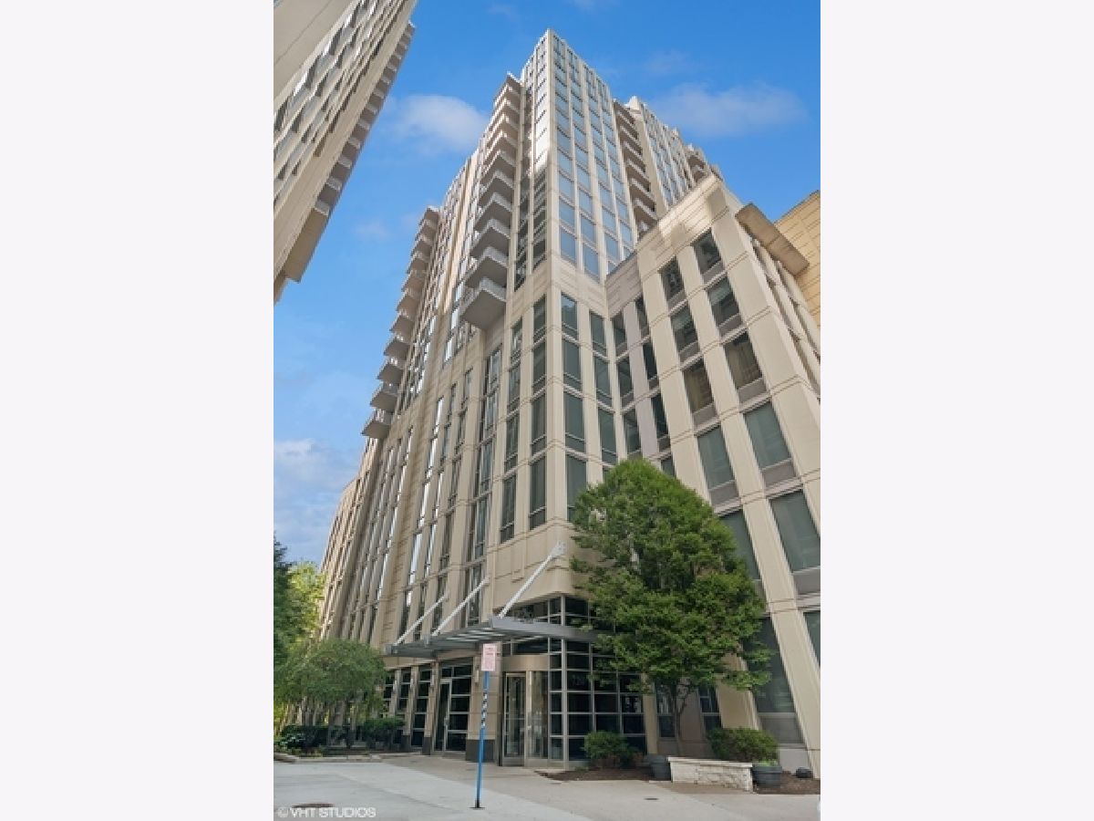  For Sale Chicago Illinois, 720 Larrabee Street