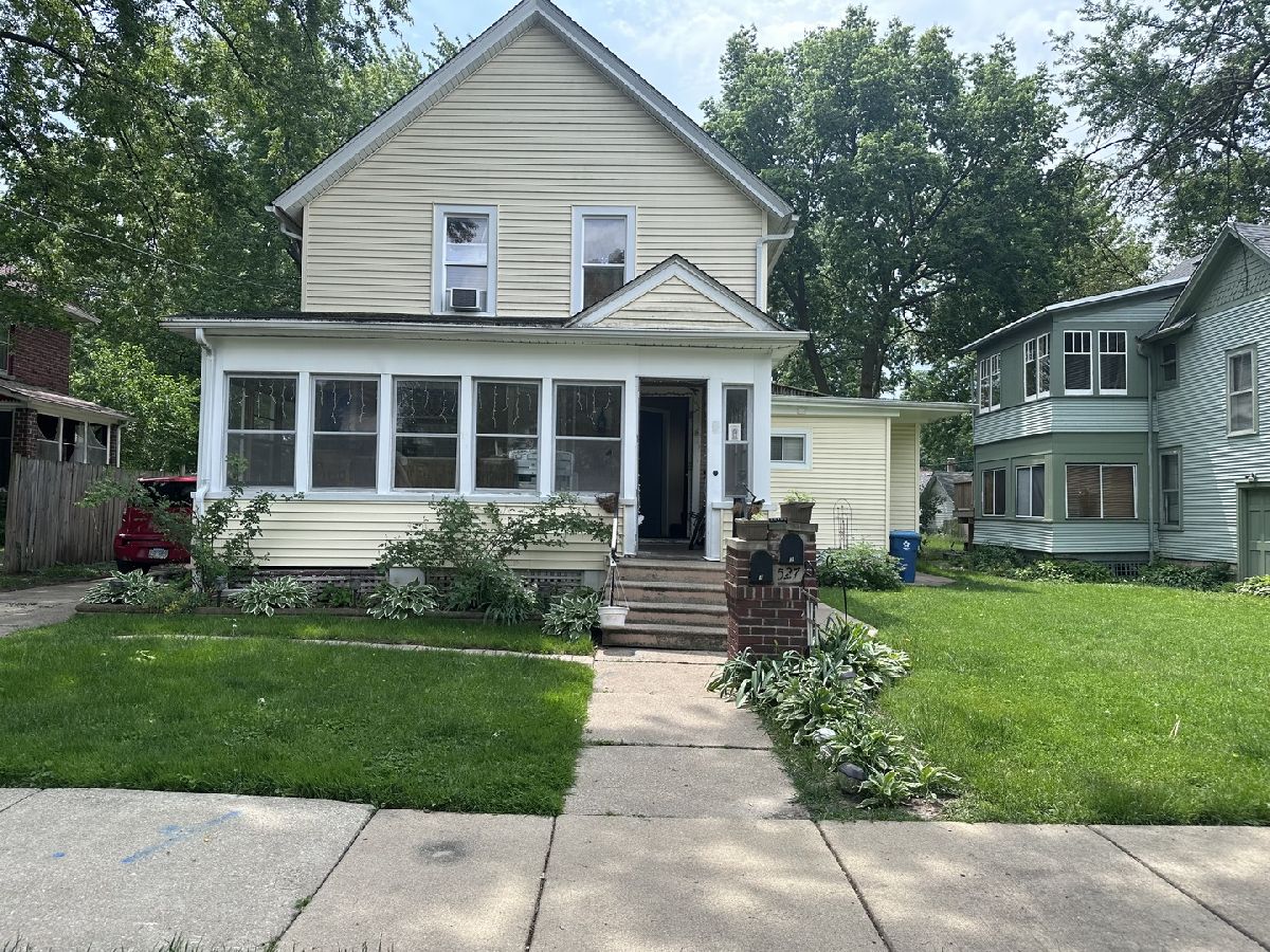  Sold Aurora Illinois, 527 Hoyles