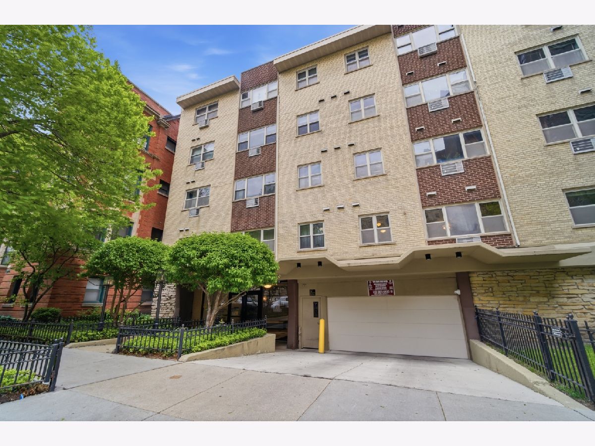  For Sale Chicago Illinois, 420 Aldine Avenue