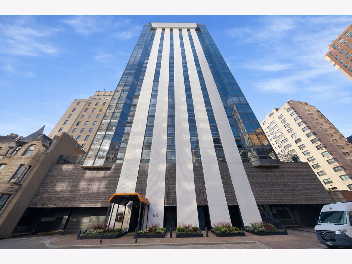  For Sale Chicago Illinois, 1310 Ritchie Court