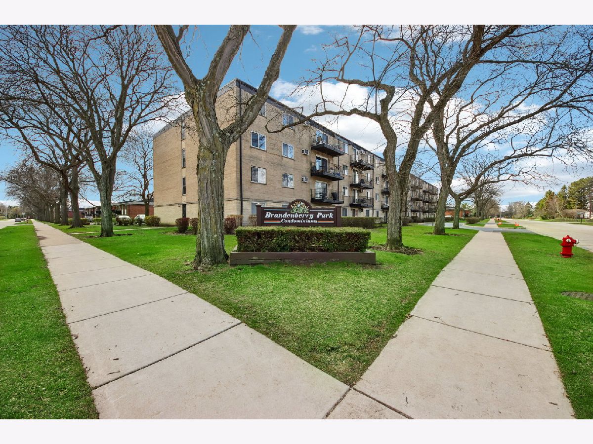  For Sale Arlington Heights Illinois, 2515 Olive Street