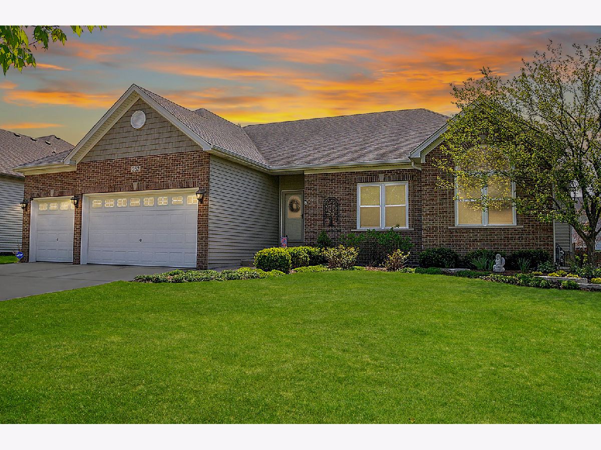 Homes For Sale Deerpath Trails Oswego Illinois, 352 Andover Drive