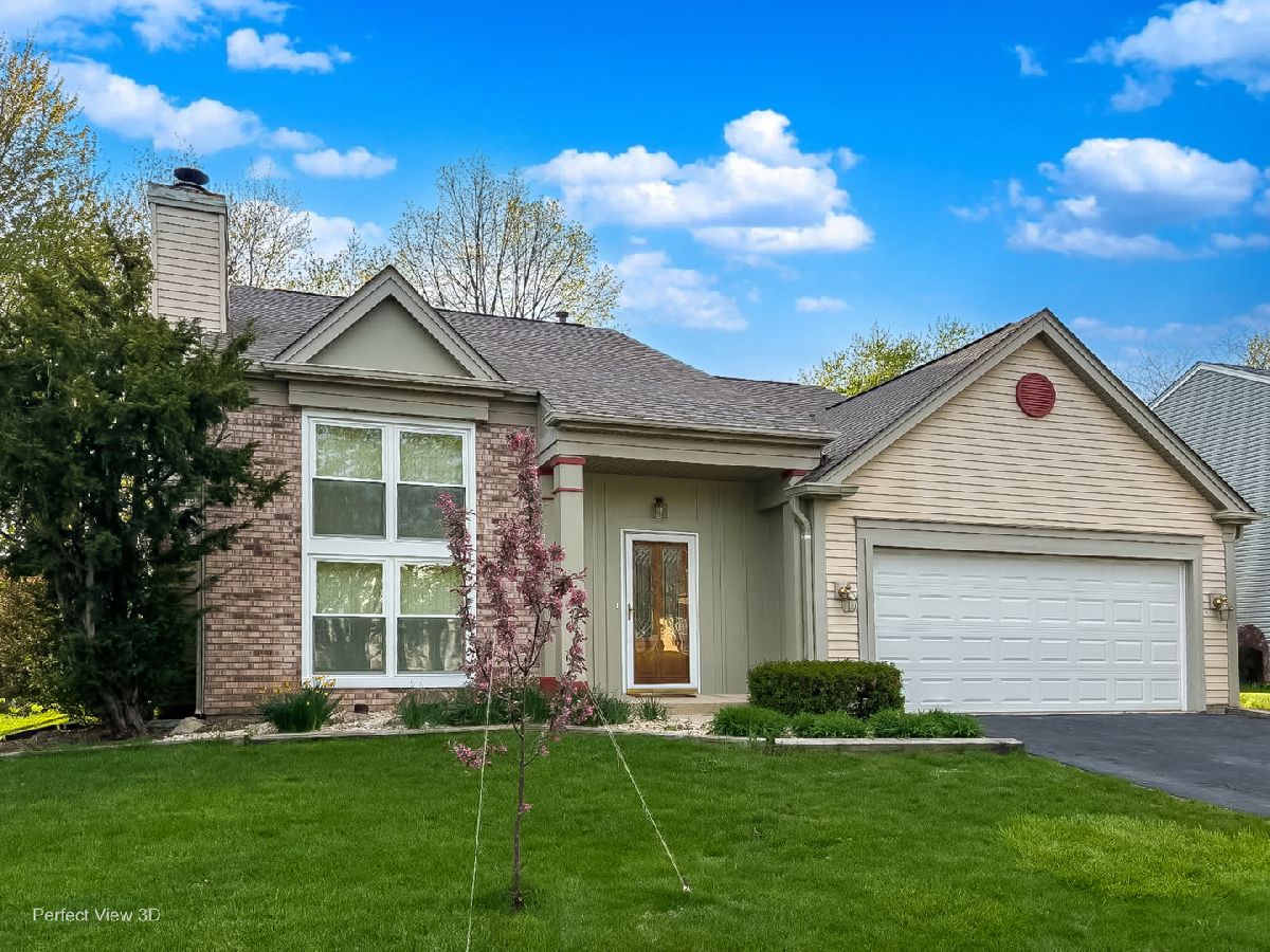  For Sale Aurora Illinois, 1424 Farrington Lane
