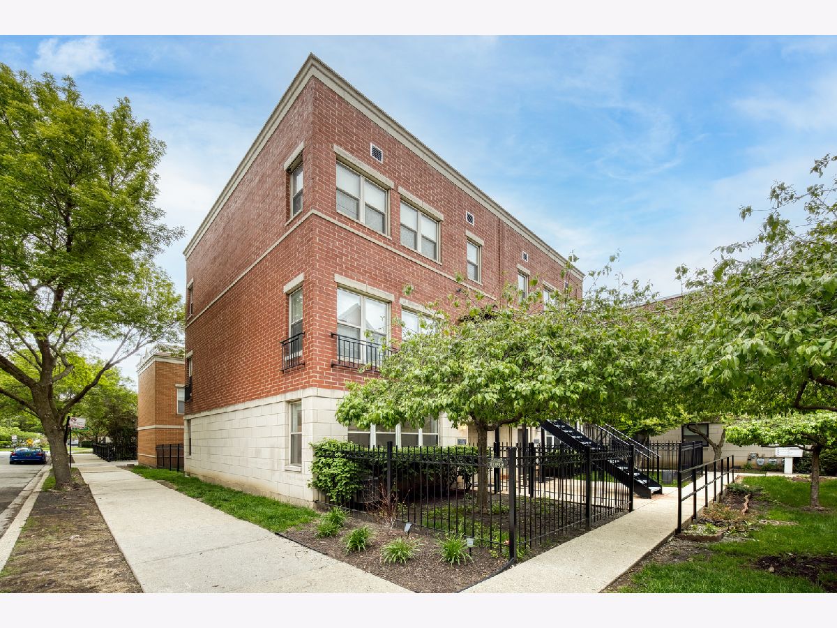 Townhomes & Condos & Homes Sold North Town Village Chicago Illinois, 1331 Burling