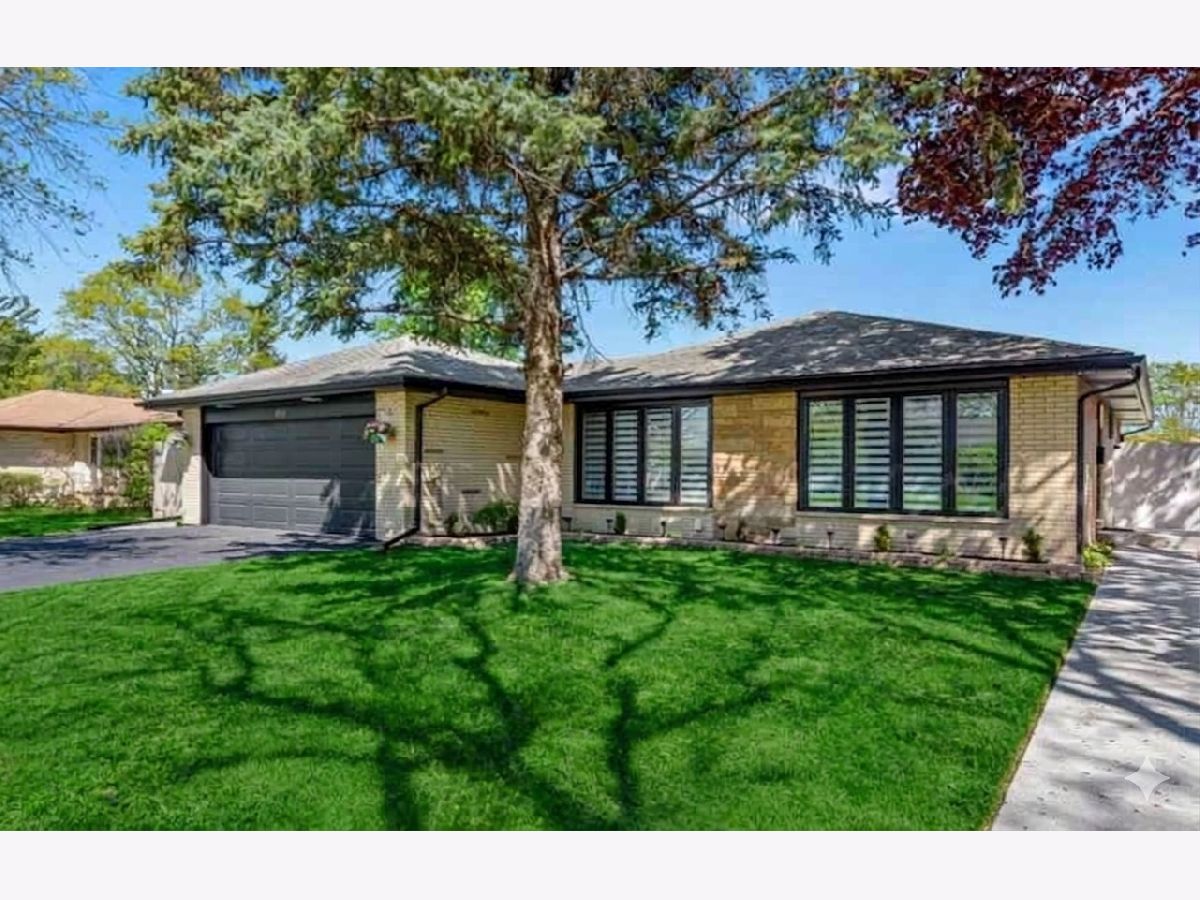  For Sale Des Plaines Illinois, 1535 Marshall Drive