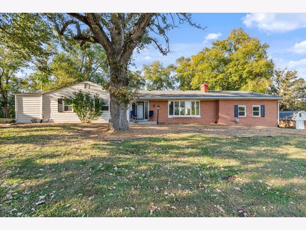  For Sale Rock Island Illinois, 8210 Ridgewood Road