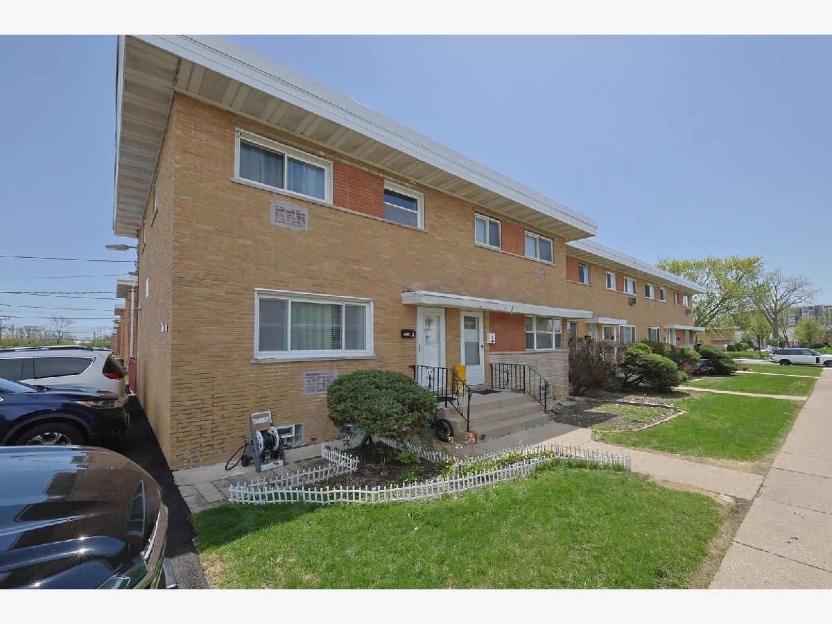  For Sale Des Plaines Illinois, 8668 Gregory Lane