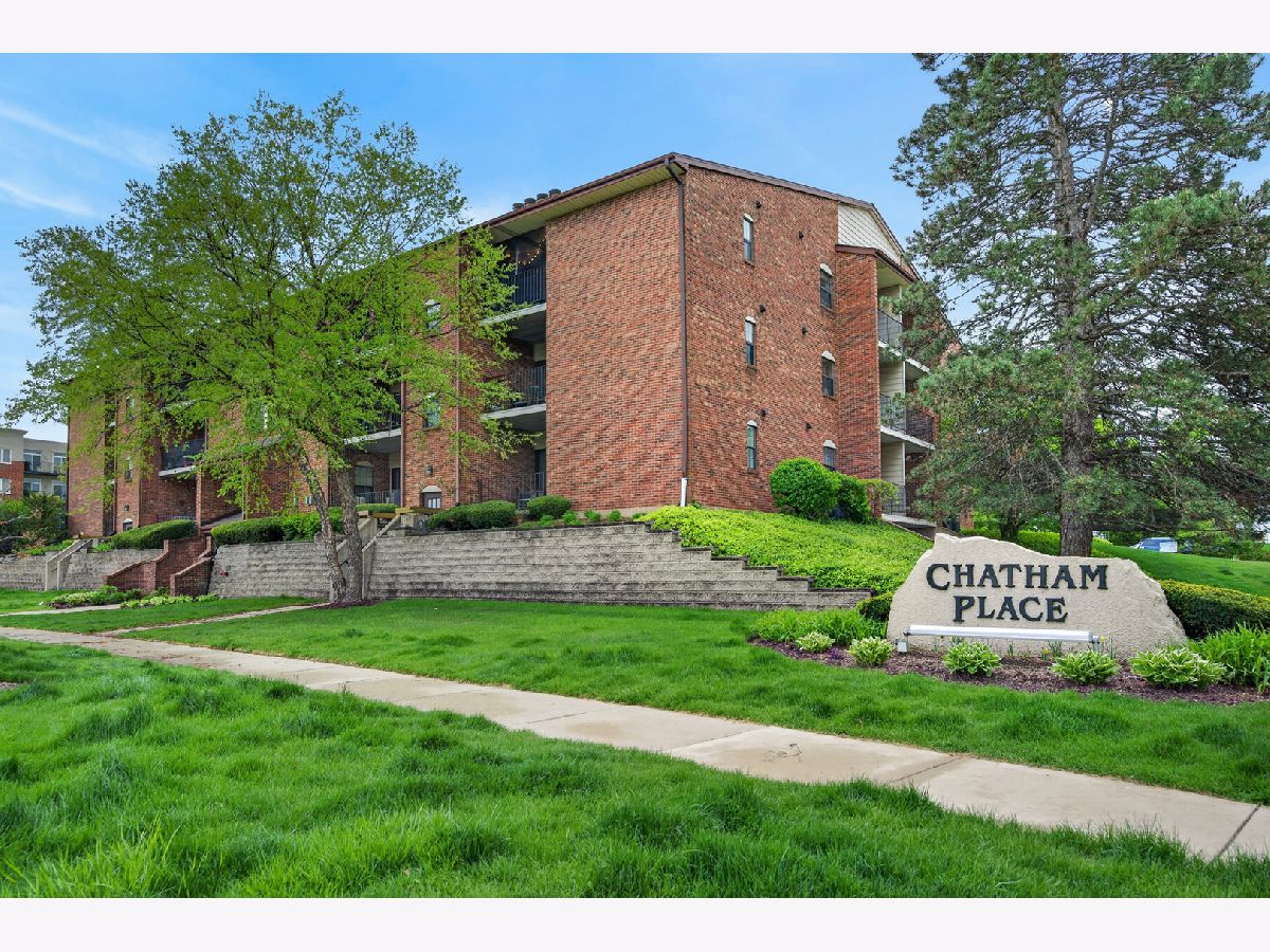 Condominiums For Sale Chatham Place Buffalo Grove Illinois, 780 Weidner Road