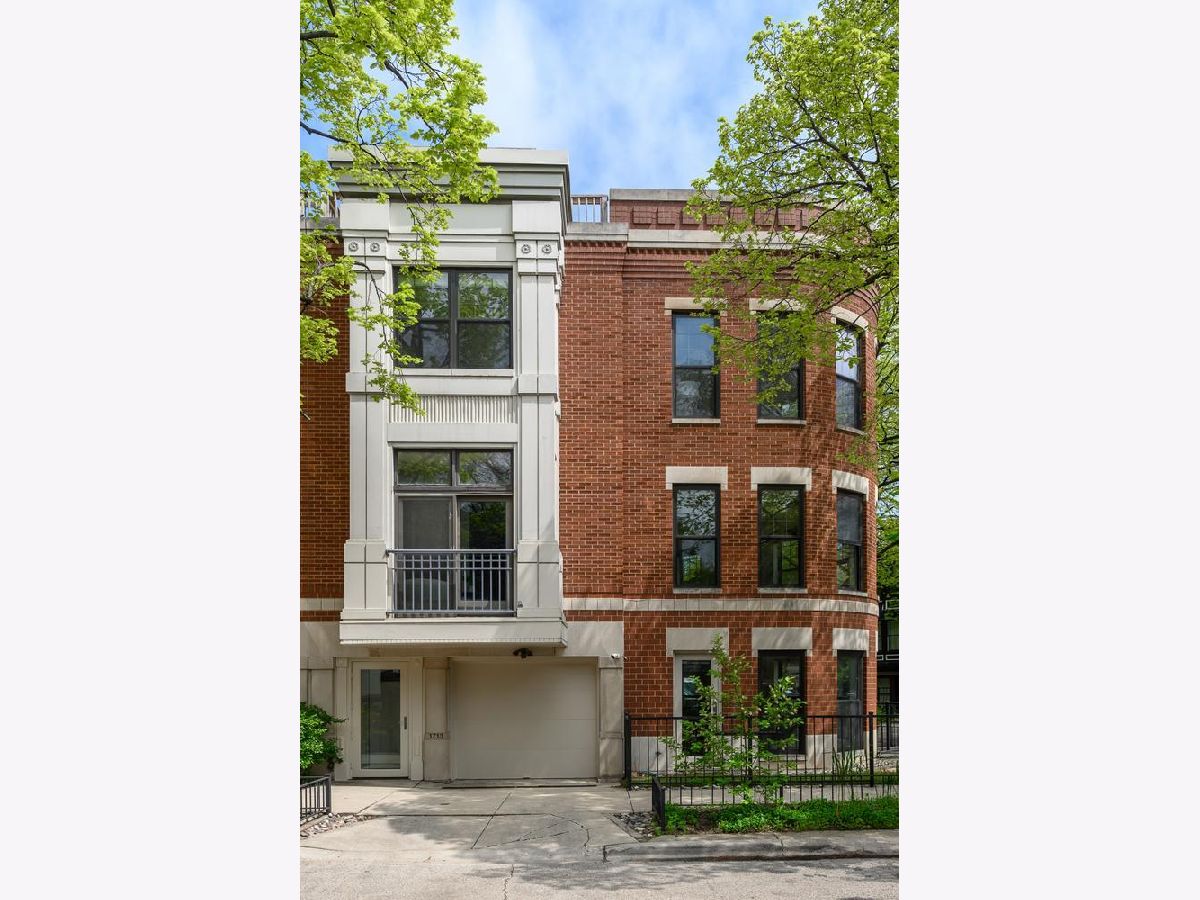  For Sale Chicago Illinois, 1713 Bissell Street