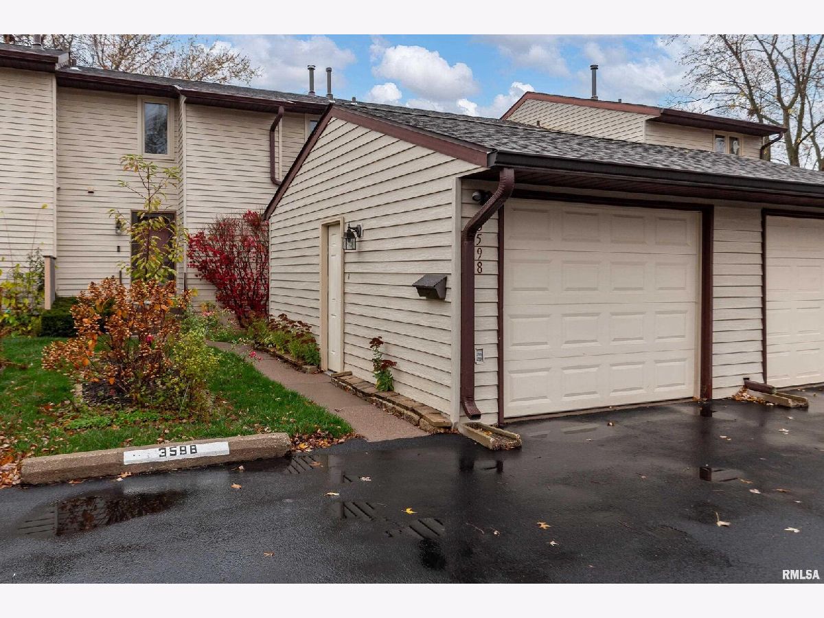 Rented Bettendorf Iowa, 3598 Cedarwood