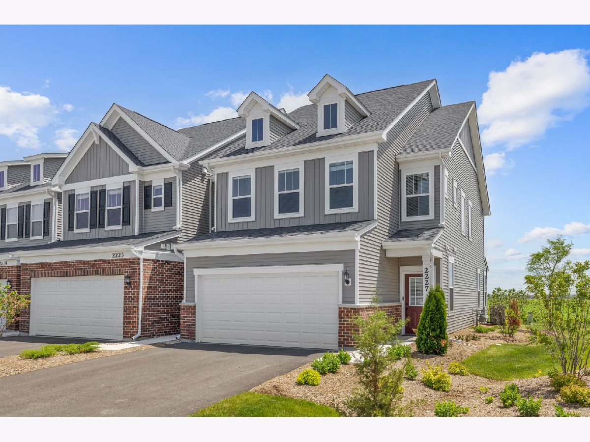 For Rent Bolingbrook Illinois, 2227 Ryegrass