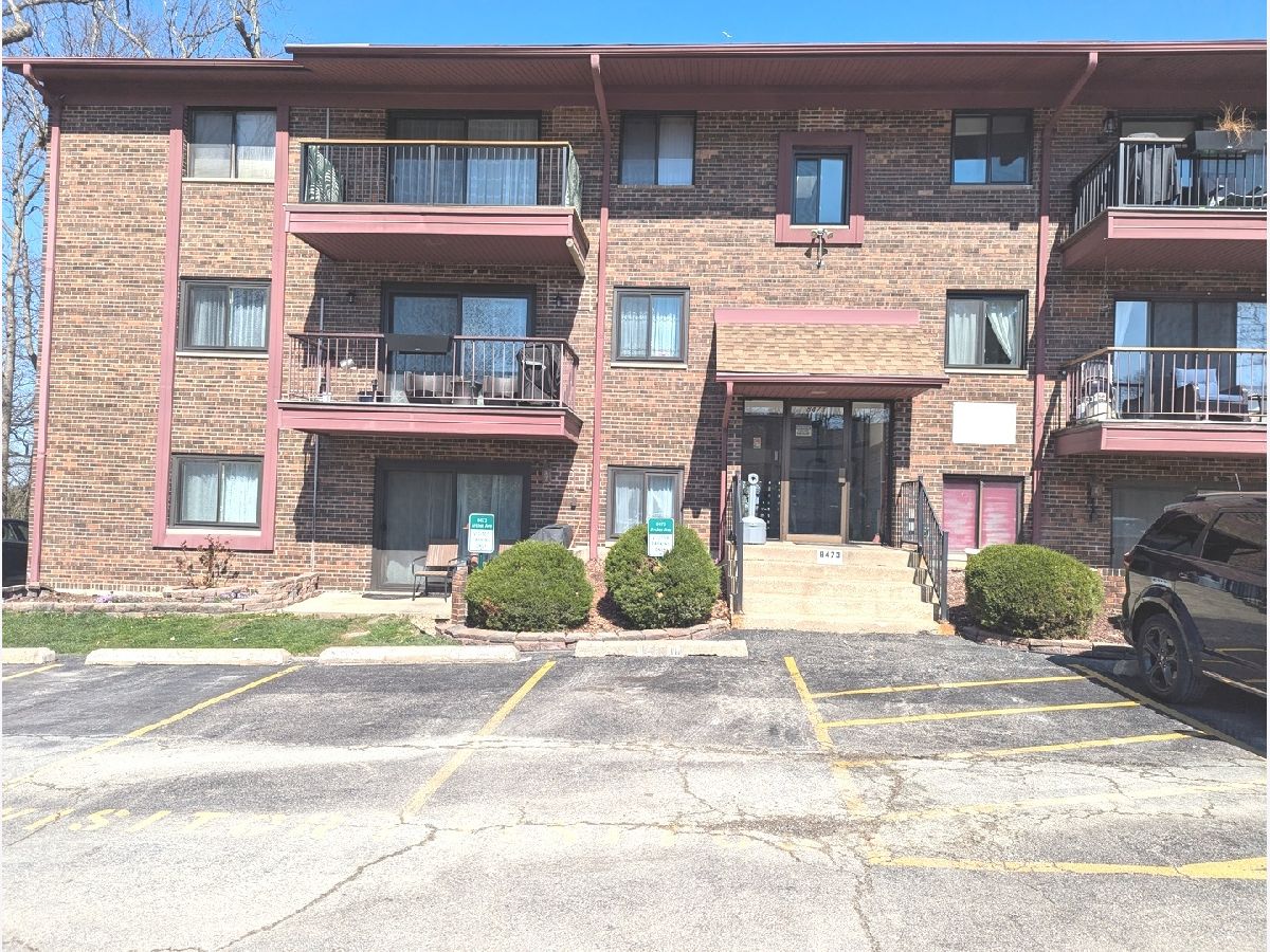  For Sale Willow Springs Illinois, 8473 Archer Avenue