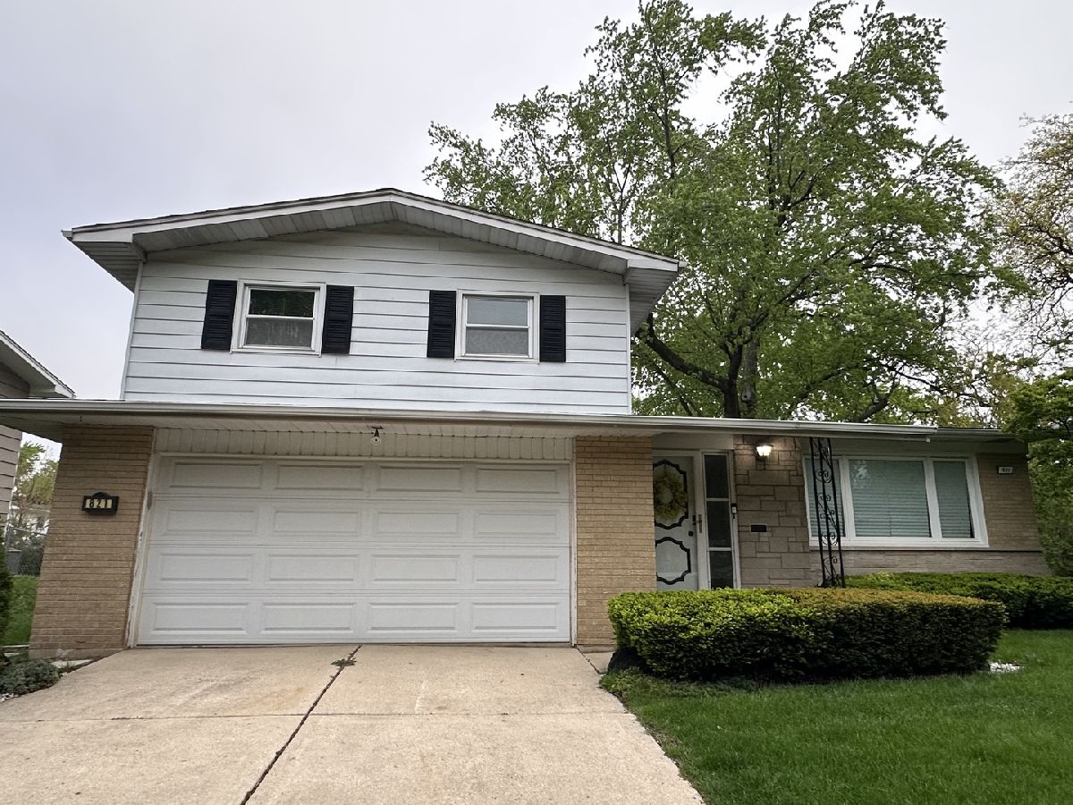  For Sale Glenwood Illinois, 821 Manor Court