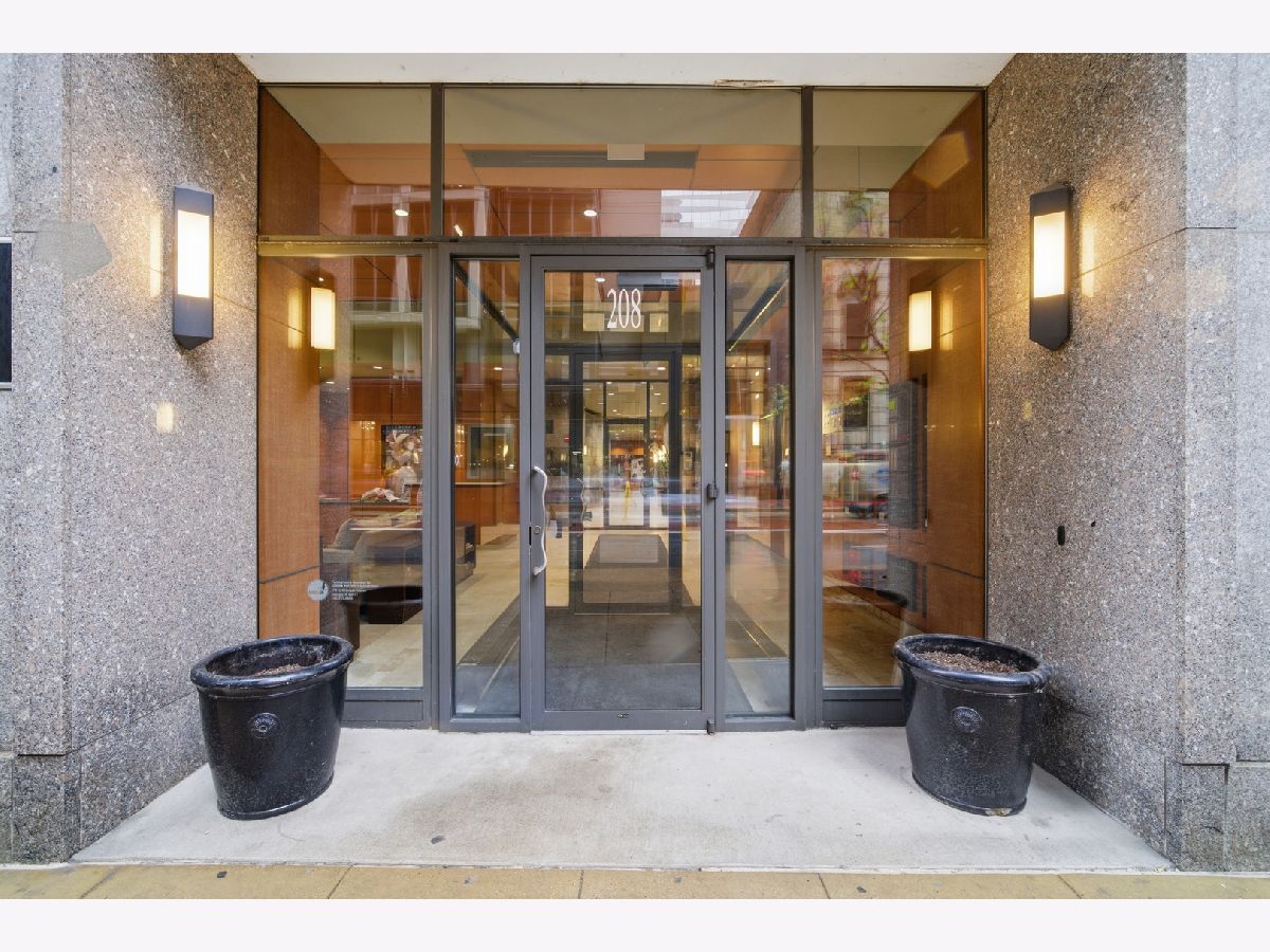  For Sale Chicago Illinois, 208 Washington Street