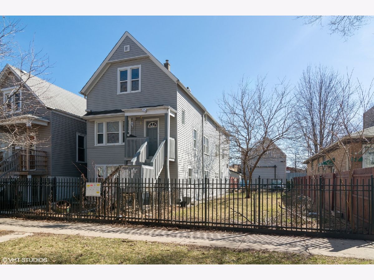  For Sale Chicago Illinois, 3707 Mclean Avenue