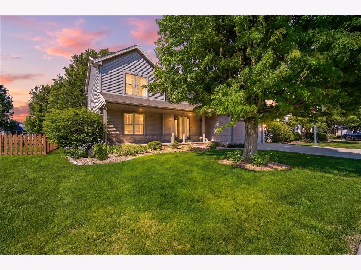 Homes & Condos & Townhomes For Sale Eagles Landing Normal Illinois, 3180 Red Jasper Street