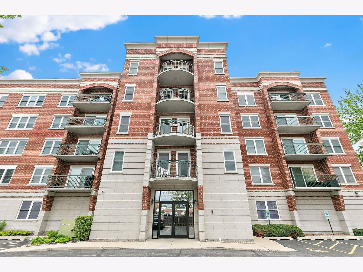 Condominiums For Sale Plum Court Palatine Illinois, 104 Plum Grove Road