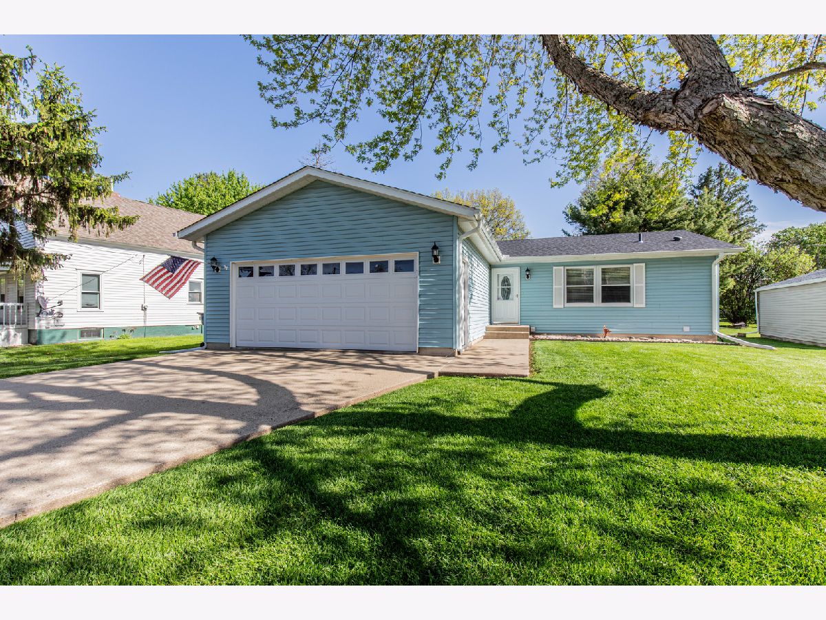  Sold Earlville Illinois, 209 Brown