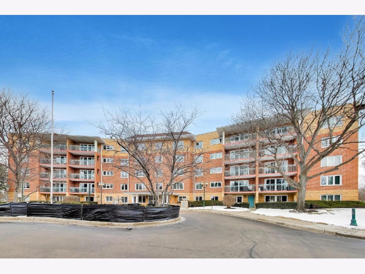  For Sale Mount Prospect Illinois, 710 Creekside Drive