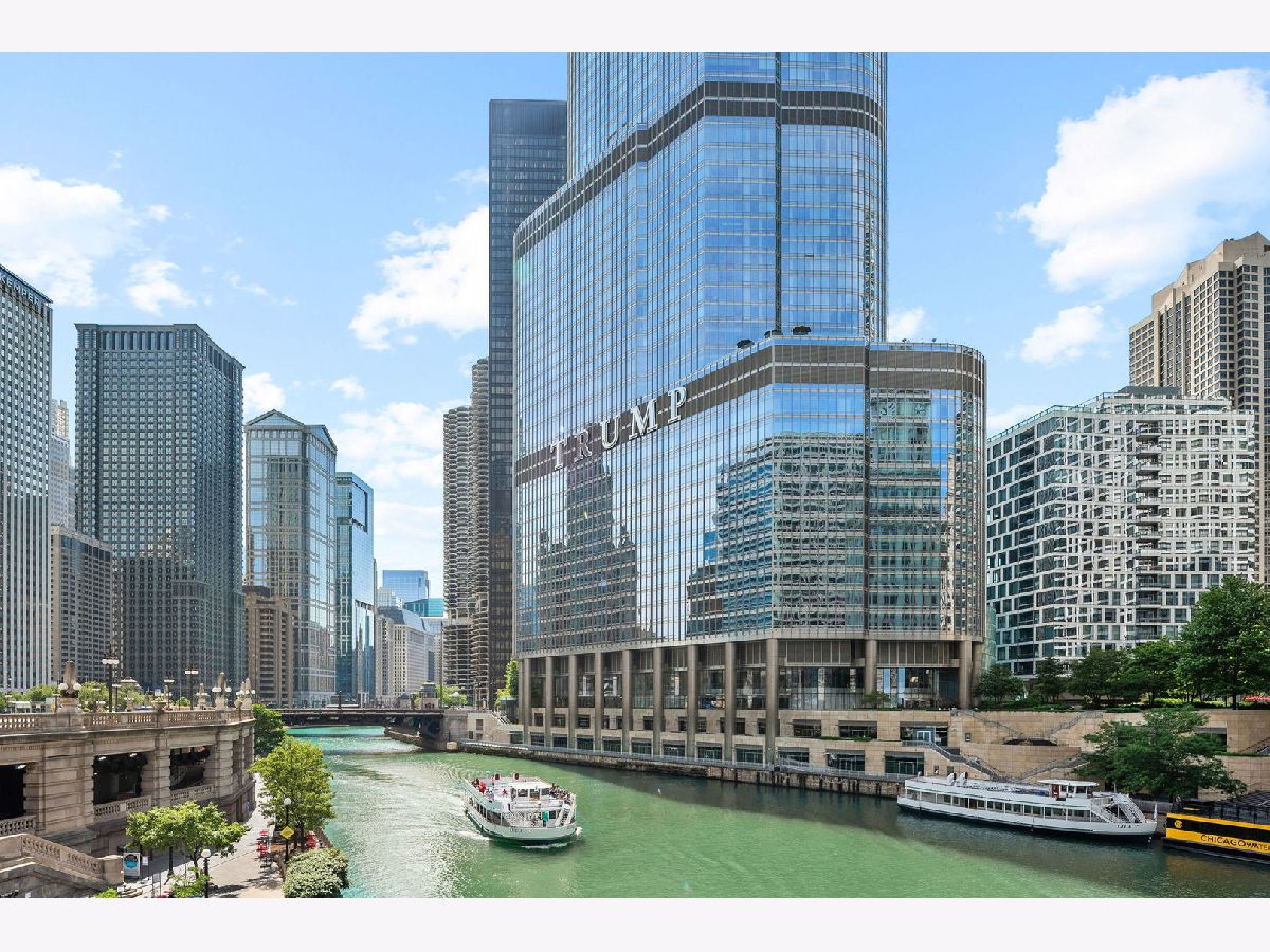 Condominiums For Sale Trump Tower Chicago Chicago Illinois, 401 Wabash Avenue