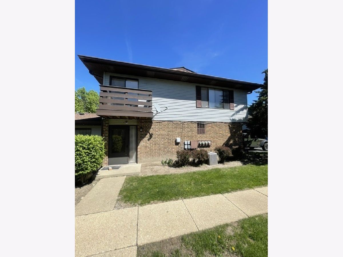  For Sale Aurora Illinois, 1590 Perry Court