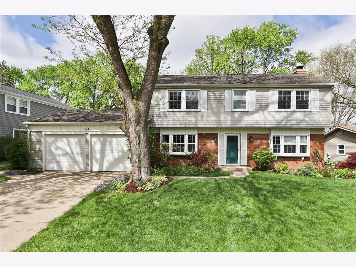 Homes For Sale Strathmore Buffalo Grove Illinois, 174 Timber Hill Road