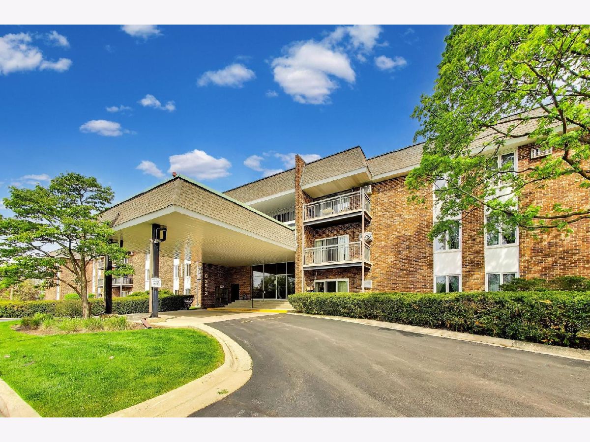  For Sale Downers Grove Illinois, 3913 Saratoga Avenue