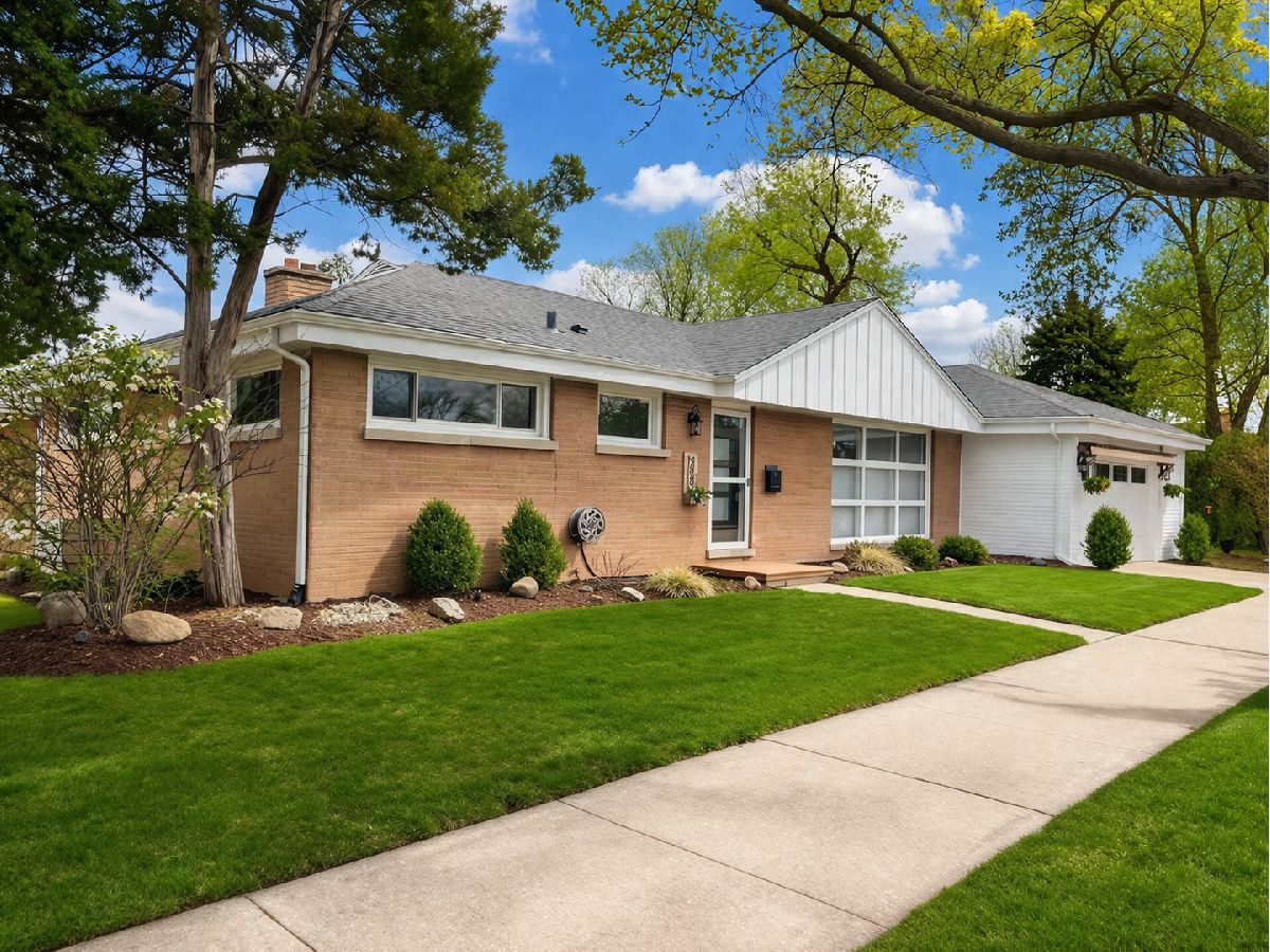  For Sale Lincolnwood Illinois, 6803 Keeler Avenue