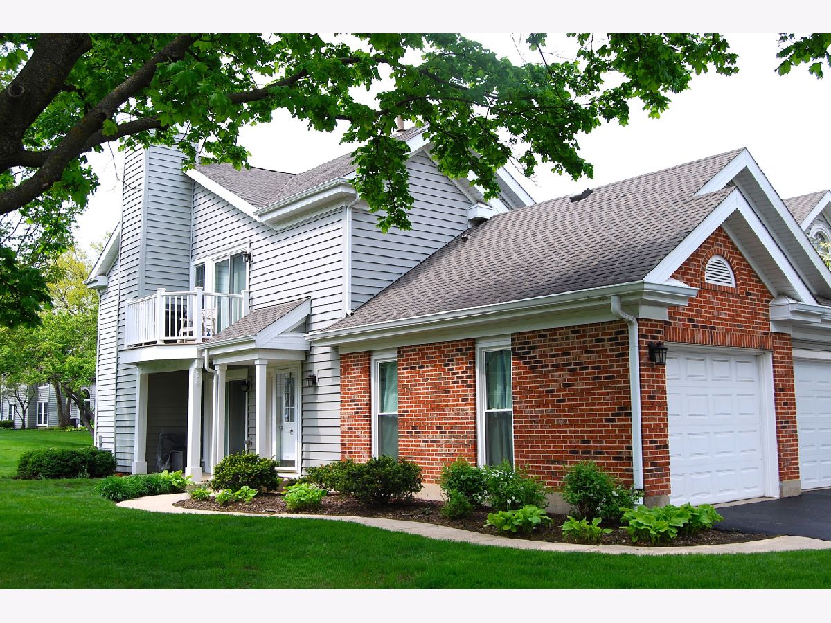 Townhomes & Condos & Homes For Sale Lake Arlington Towne Arlington Heights Illinois, 1984 Stillwater Road