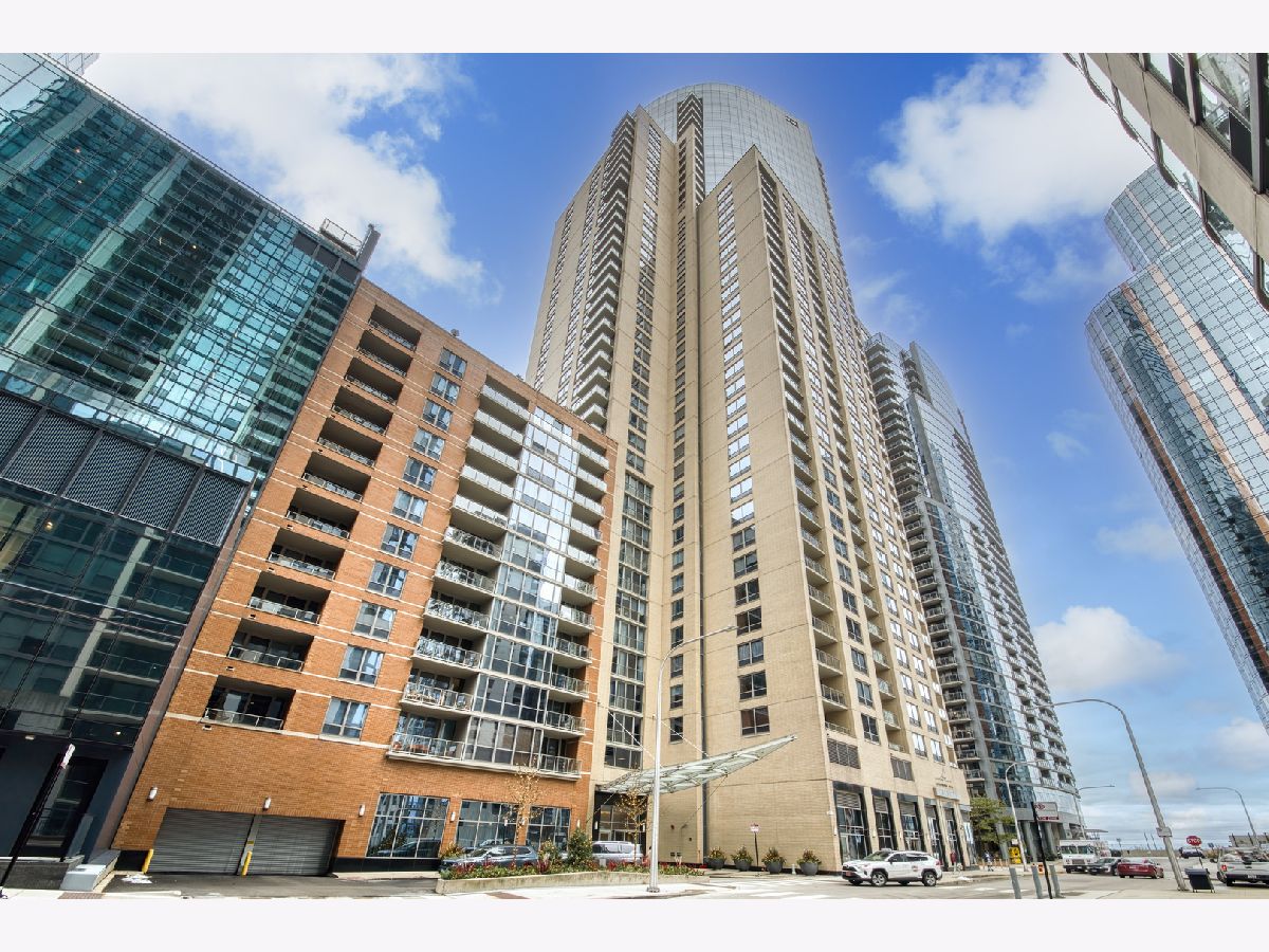 Condominiums For Rent Regatta Chicago Illinois, 420 Waterside